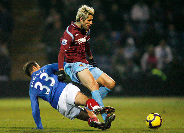 这名前锋在 这名前锋在